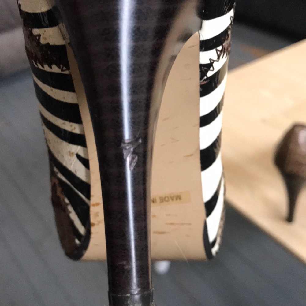 Shoes - Picture 5 of 5